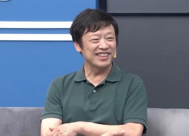 开云官方网站-胡锡进：中国足球不及日韩主要是球员薪水太高